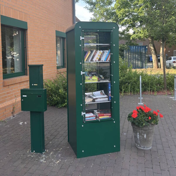 Öffentlicher Bücherschrank in Farbe