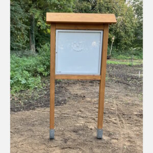 Informationstafel aus Holz
